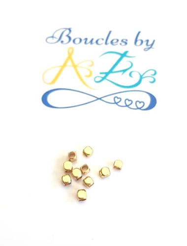 Perles cubes dorées 2,5mm x30