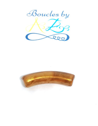 Perle tube incurvé, dorée acrylique 32x10mm