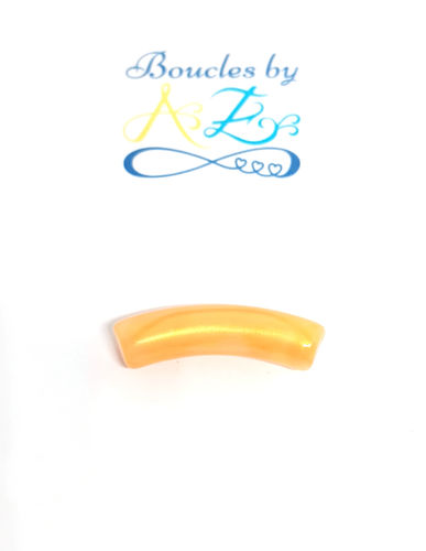 Perle tube incurvé, orange acrylique 32x10mm